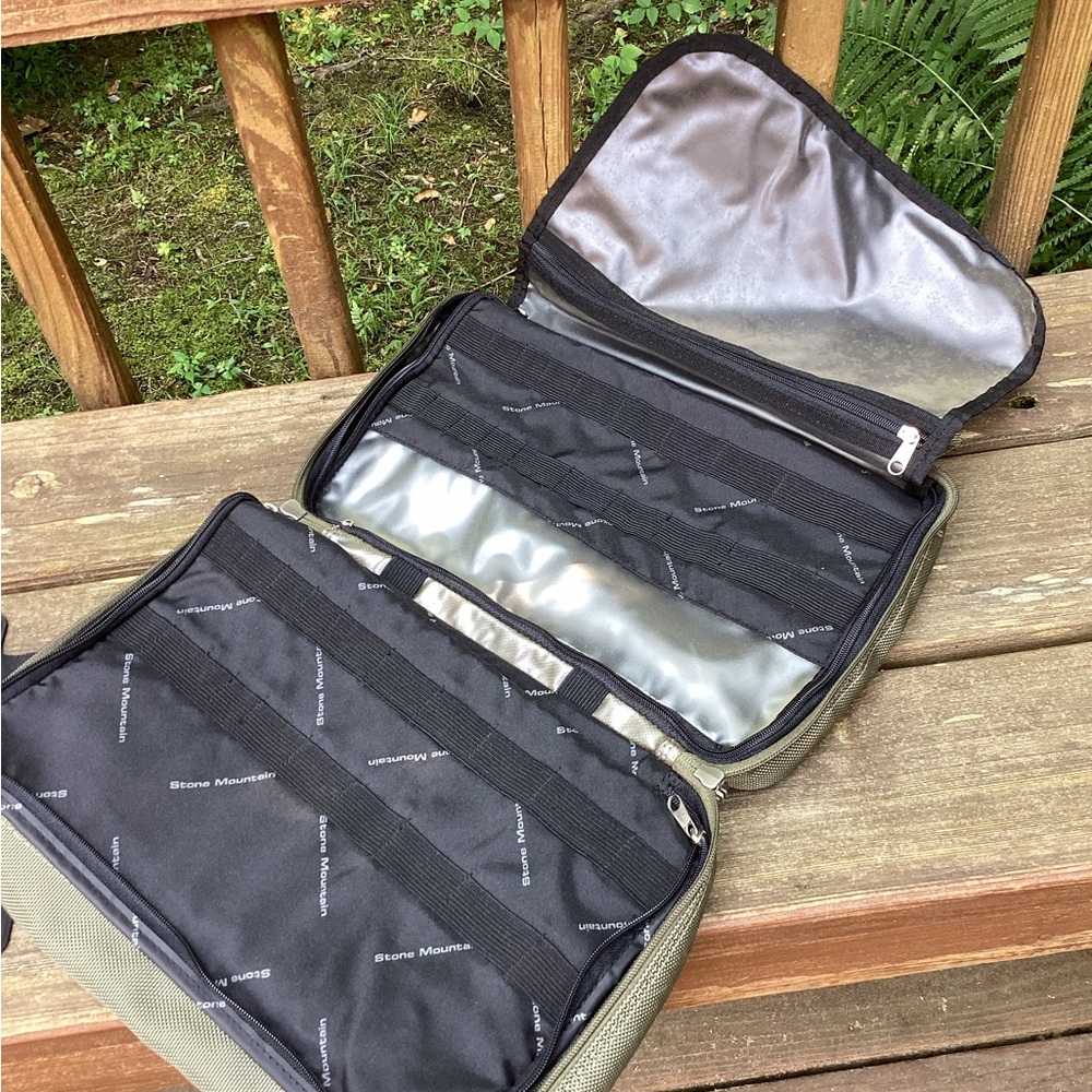 Stone Mountain 🆕WOT travel bag,tons of storage compartments, nylon carry strap